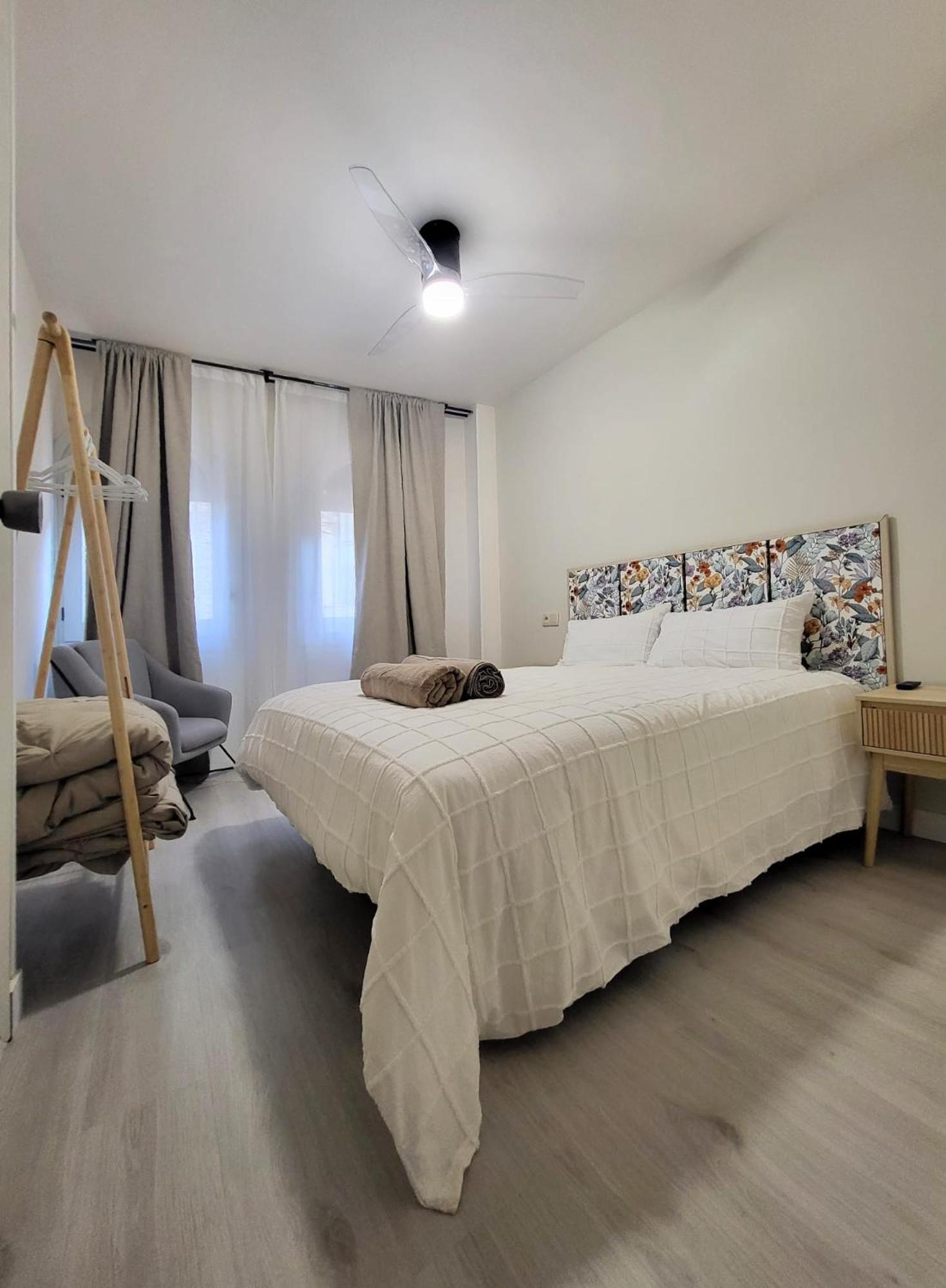 Apartamentos Crispin Candela Corella Luaran gambar